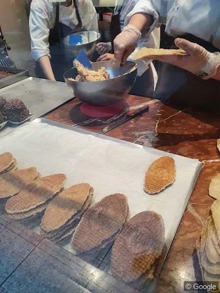 Photo 3 de Aux Merveilleux de Fred, boulangerie à Lille