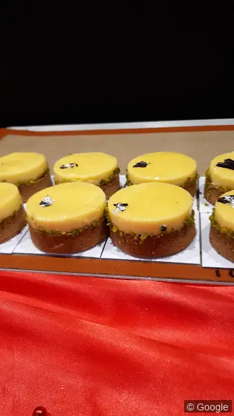 Photo 3 de Boulanger Pâtissier "La main à la pâte", boulangerie à La Rochelle