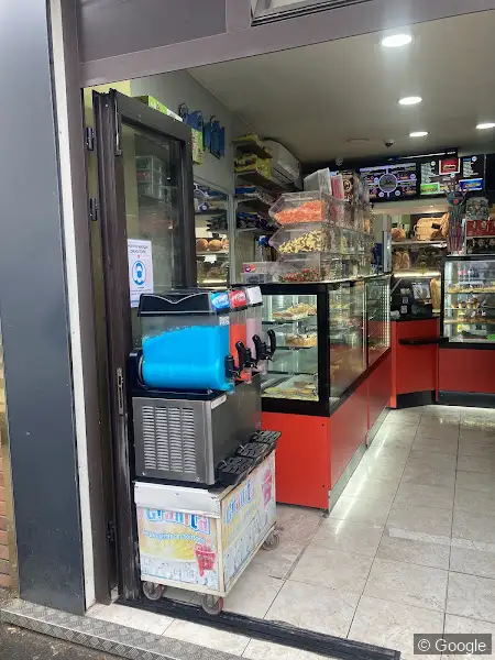 Photo 3 de La Boulange JJ ( lycée Jean Jaurès), boulangerie à Montreuil