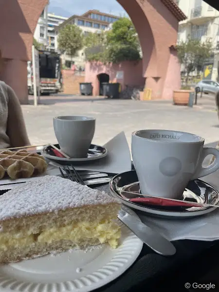 Photo 3 de Marché des pains, boulangerie à Cannes